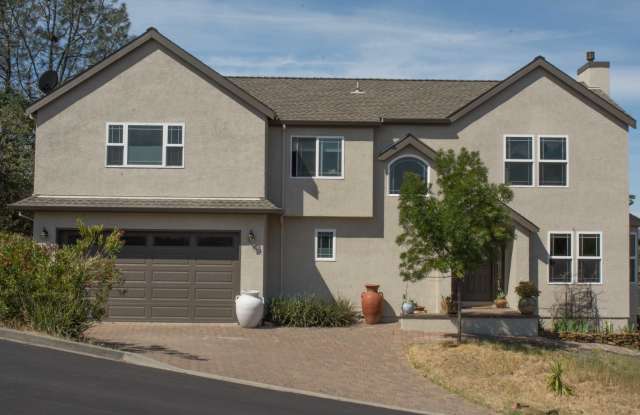 1033 Westridge Drive Gallery 1