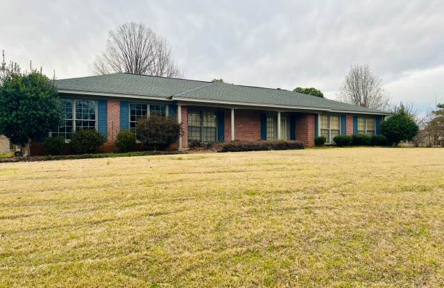 Nice 3 Bed 2 Bath! Available Fall 2026! photos photos Nice 3 Bed 2 Bath! Available Fall 2026! photos photos