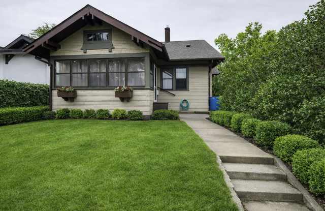 6 Bedroom House Available Near Concordia University! photos photos