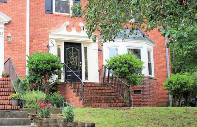 Classy Townhome In The Heart of Martinez- - 701 Crown Point Court, Martinez, GA 30907