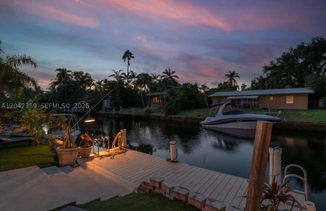 1521 SW 5th Ct Gallery 2