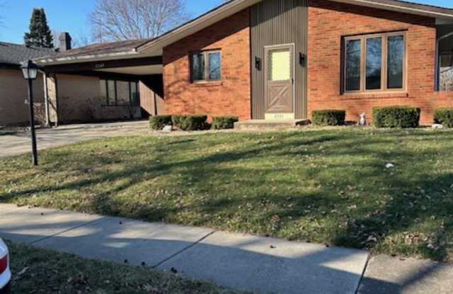 2337 GRINNELL Drive - 2337 Grinnell Drive, Springfield, IL 62704