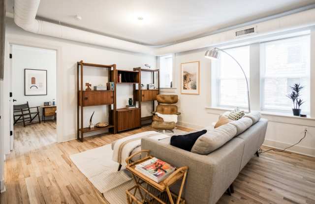 Broderick Manor Gallery 1