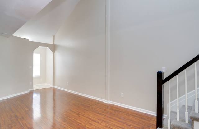 3 Bedrooms and a garage. Gallery 4
