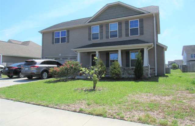 3 Br 2.5 BA Carolina Plantations - 821 Dynasty Drive, Onslow County, NC 28546