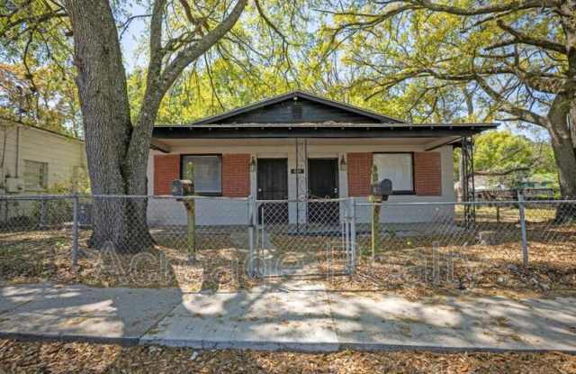 4114 Moncrief Rd photos photos