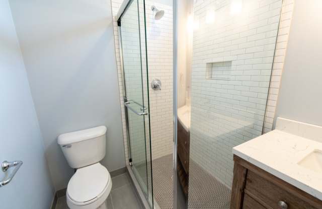 1821 West Farragut Avenue, Apt 2 Gallery 3