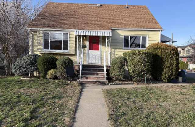 21 Bellport Place - 21 Bellport Place, Garfield, NJ 07026