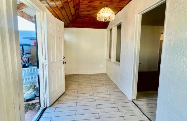 AVAILABLE NOW !! 1 Bedroom 1 Bathroom Apartment in Desert Hot Springs !! Gallery 3