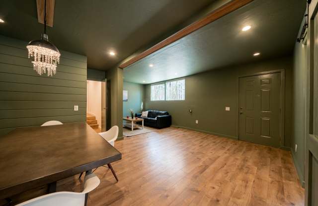 2637 1/2 C st Gallery 3