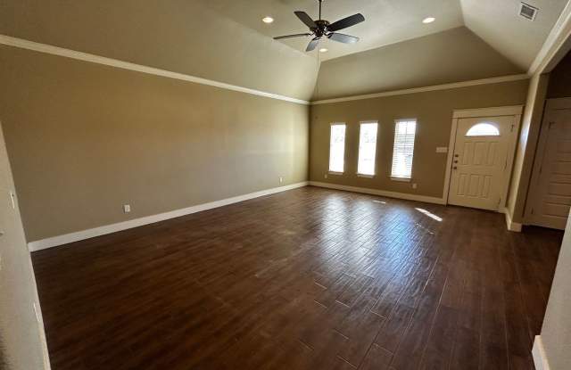 Beautiful three bedroom three-bathroom Napa home Gallery 4