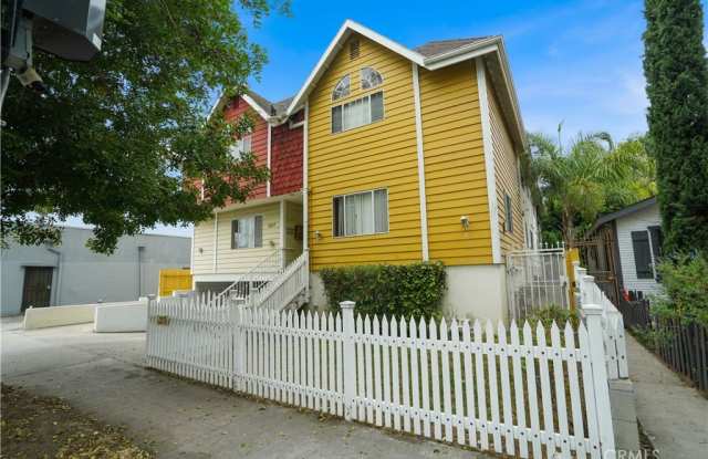 5217 Satsuma Avenue - 5217 Satsuma Avenue, Los Angeles, CA 91601
