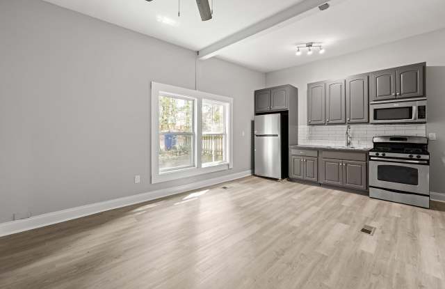 3745 Feldwood Place, Unit 5 Gallery 3