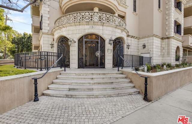 850 N Croft Ave unit: 203 photos photos