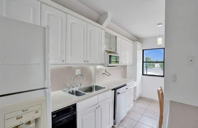 1891 N 61st Avenue B215, Hollywood, FL 33024 - 1891 North 61st Avenue, Hollywood, FL 33024