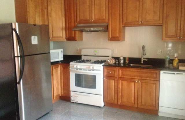 Fort Hill 5 Bed – 1,100 Sq Ft – W/D in Unit – High Ceilings – 9/1 photos photos Fort Hill 5 Bed – 1,100 Sq Ft – W/D in Unit – High Ceilings – 9/1 photos photos