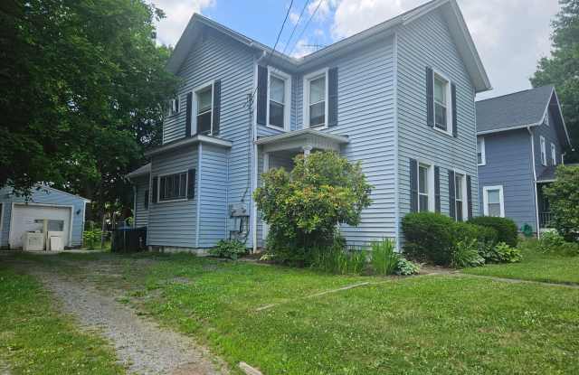 Kent 2 Bedroom 1 Bath Duplex photos photos