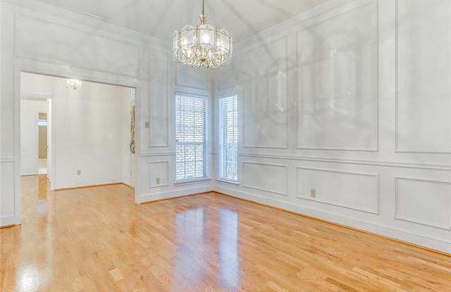 2705 Foxcreek Drive Gallery 3