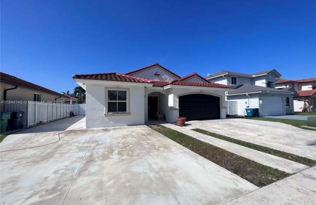 16147 SW 66th Ter photos photos