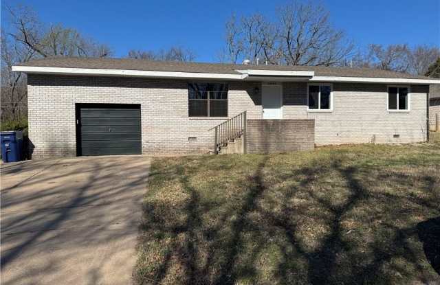 2904 Summit DR - 2904 Summit Drive, Siloam Springs, AR 72761 2904 Summit DR - 2904 Summit Drive, Siloam Springs, AR 72761