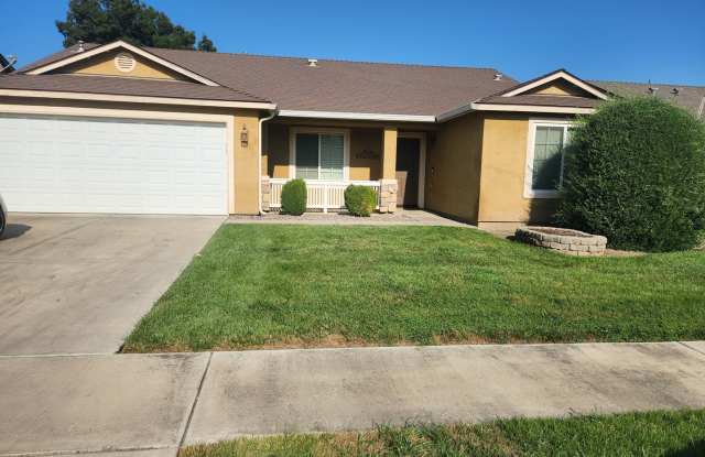 Beautiful Home for rent in Tulare, Ca photos photos