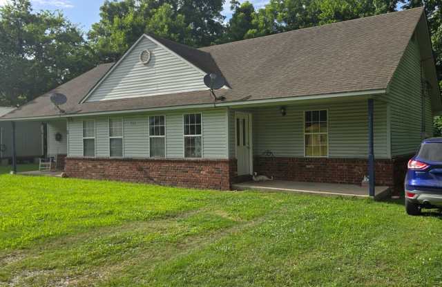 2/1 Updated Rental Just North of Batesville! Trash  Sewer Included - 121 Green Lane, Independence County, AR 72501
