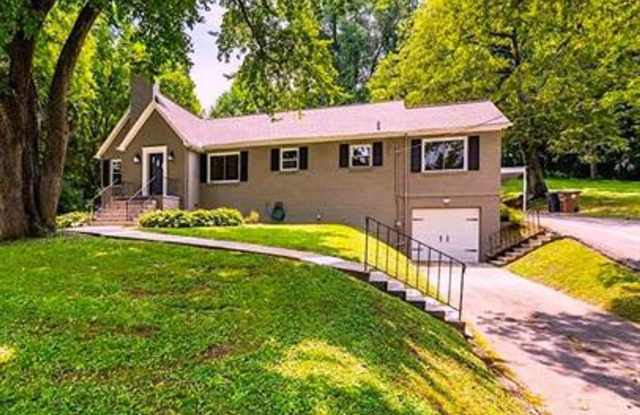 Knoxville 37914 - 3-bedroom, 3-bath home with a finished basement - Contact Chad Weeks (865) 567-6193 photos photos