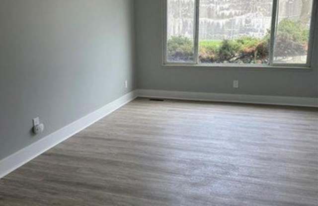 1107 MONTIE Road Gallery 3