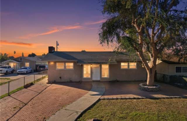 535 W Ralston photos photos