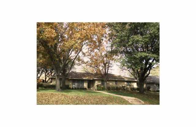 906 Sharpshire St - 906 Sharpshire Drive, Grand Prairie, TX 75050