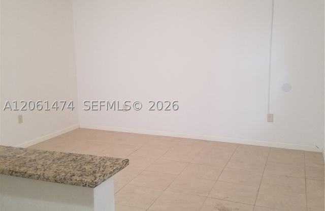 4450 SW 67 AVE Gallery 1