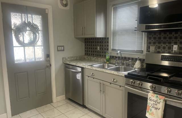 416 Topeka Avenue - A Gallery 2