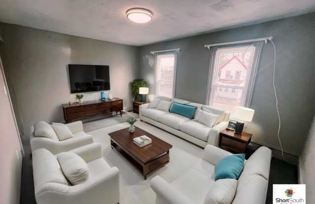 Updated 4 Bed 1 Bath Townhouse photos photos