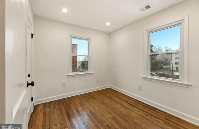 1530 HOWARD ROAD SE photos photos