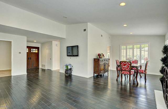 1502 Briarglen Avenue Gallery 3