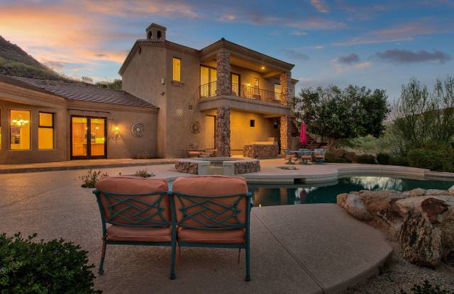 9245 N CRIMSON Canyon Gallery 2