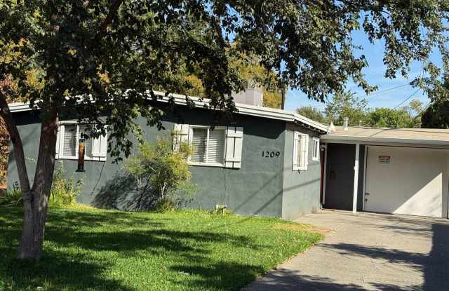 Charming Pet Friendly 3-Bedroom in Quiet Cul-de-sac-$750 OFF FIRST MONTH'S RENT!!! photos photos