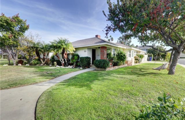 9948 Smallwood Avenue - 9948 Smallwood Avenue, Downey, CA 90240
