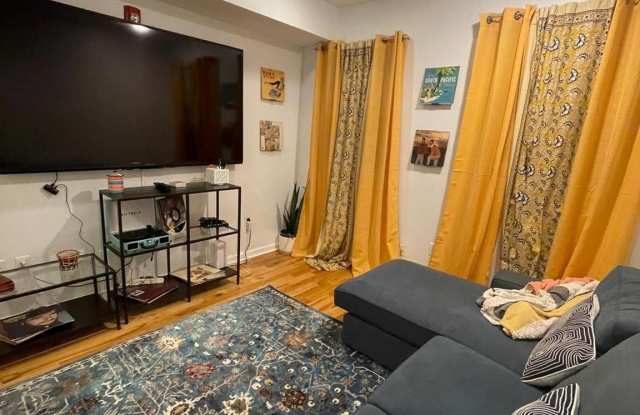 217 W GIRARD Avenue Gallery 2