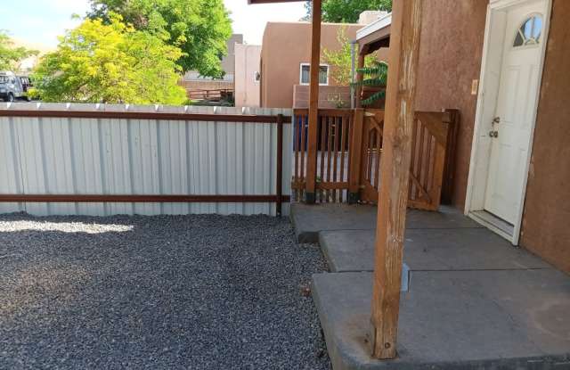 2-bedroom, 1-bathroom home located in the vibrant city of Albuquerque Gallery 4