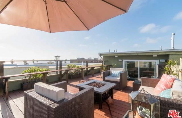 41 Sunset Ave - 41 Sunset Avenue, Los Angeles, CA 90291
