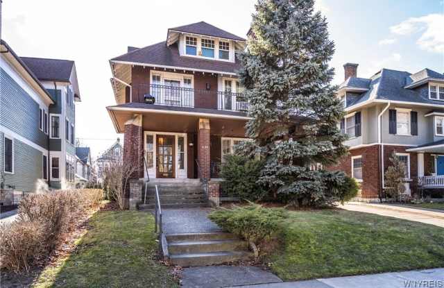 681 Lafayette Avenue unit: 3 photos photos