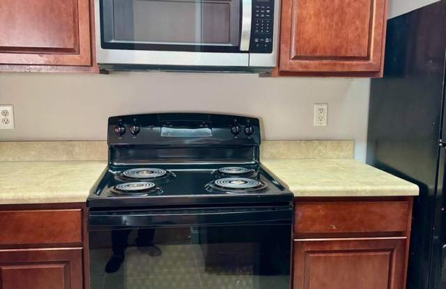 Room in 3 Bedroom Home at Hyde Glen Ln photos photos