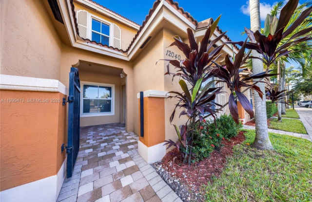 12040 SW 28th St photos photos