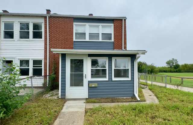 Charming 3 Bedroom/1Bathroom in a serene Dundalk neighborhood! photos photos