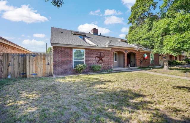 4305 St Andrews Dr Gallery 3