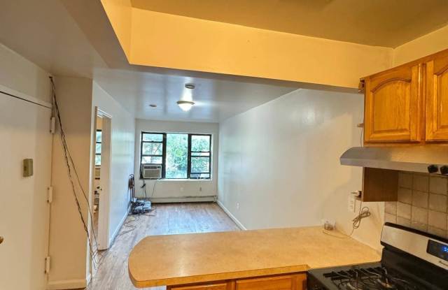 972 Gates avenue - 972 Gates Avenue, Brooklyn, NY 11221