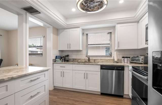 ***WATERFRONT-*GULF ACCESS* BEAUTIFULLY DECORATED CONDO WITH WATER VIEWS***NEWLY REMODEL*** - 1491 Chesapeake Avenue, Naples, FL 34102
