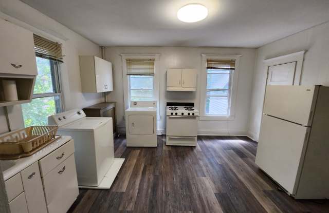 1 Murray Avenue - 2 photos photos