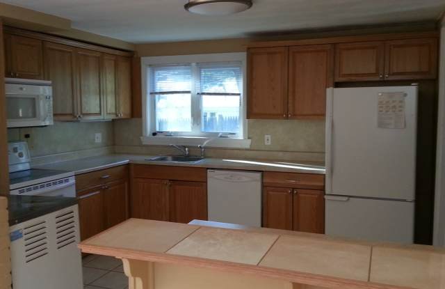 11 Cherry Rd - 11 Cherry Road, Framingham, MA 01701